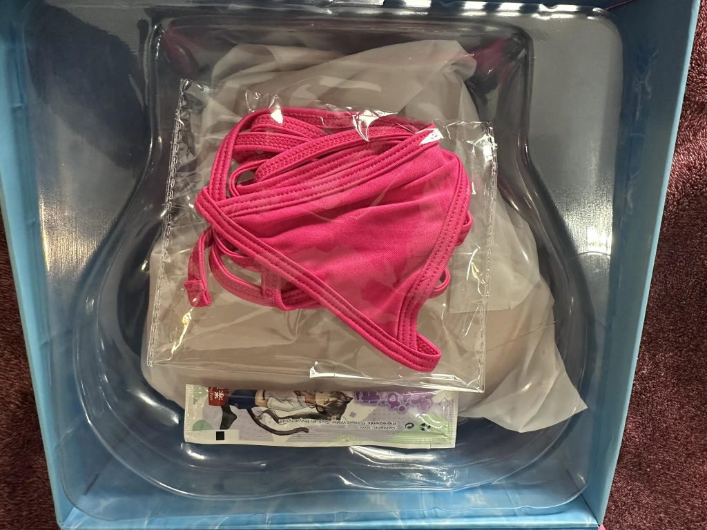 Anja Amelia Wild And Wet - Inner Packaging