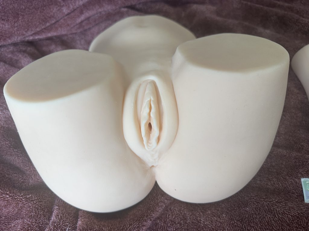 Three Ages Onahip - With Tunnel Inserted